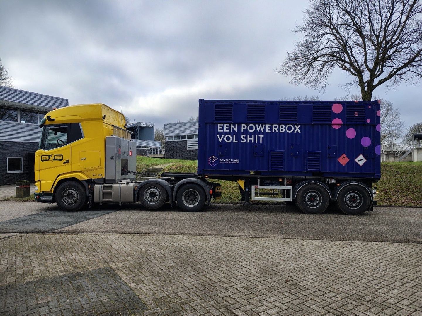 Powerbox van Powercrumbs op een vrachtwagen